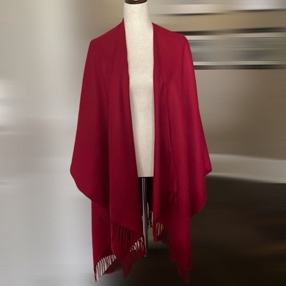 Beautiful Autumn Red Cape Fringe Hem One Size - Picture 1 of 5